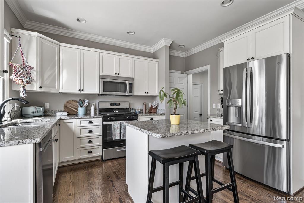 411 CHERRY TREE Lane, Rochester Hills, MI 48306 — Photo 10