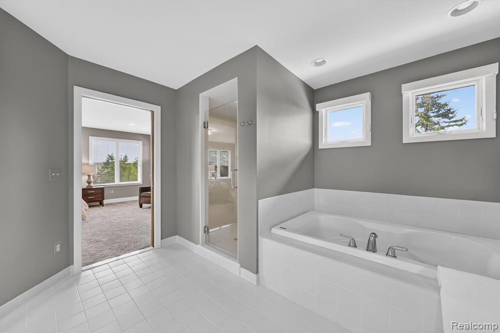 4176 Oak Tree Circle, Rochester, MI 48306 — Photo 18