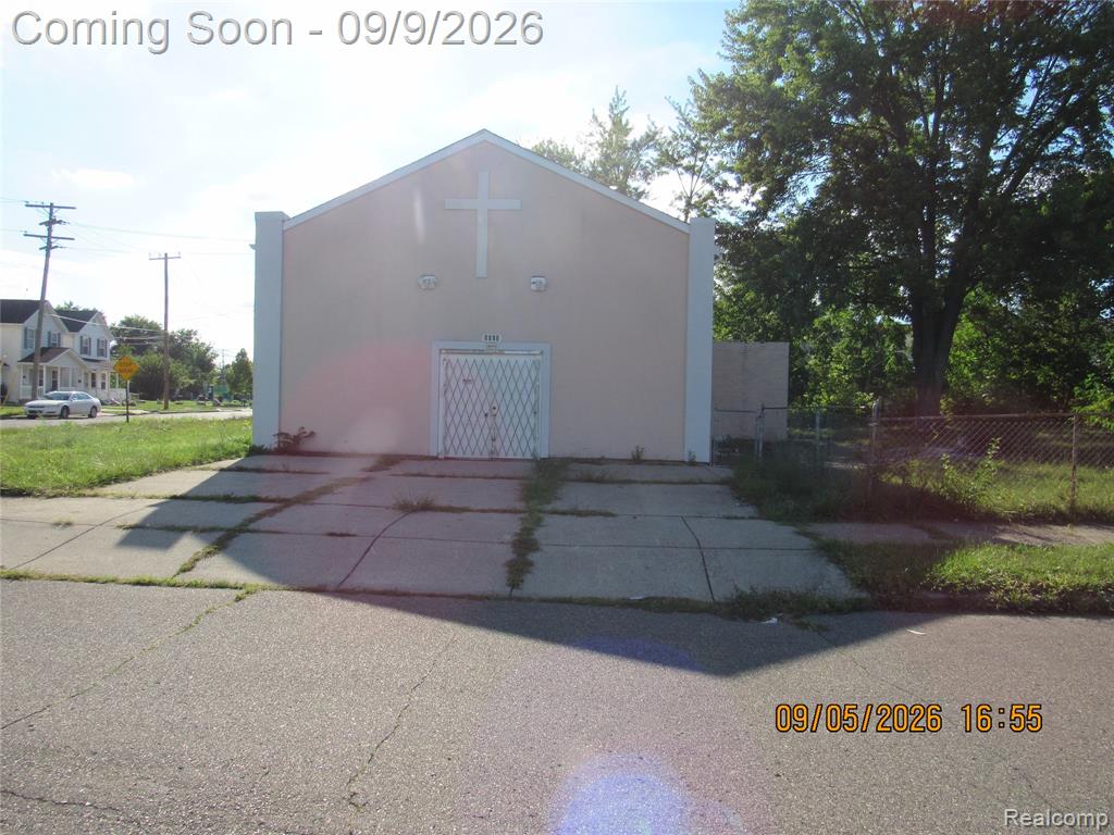 8909 Holcomb Street, Detroit, MI 48213