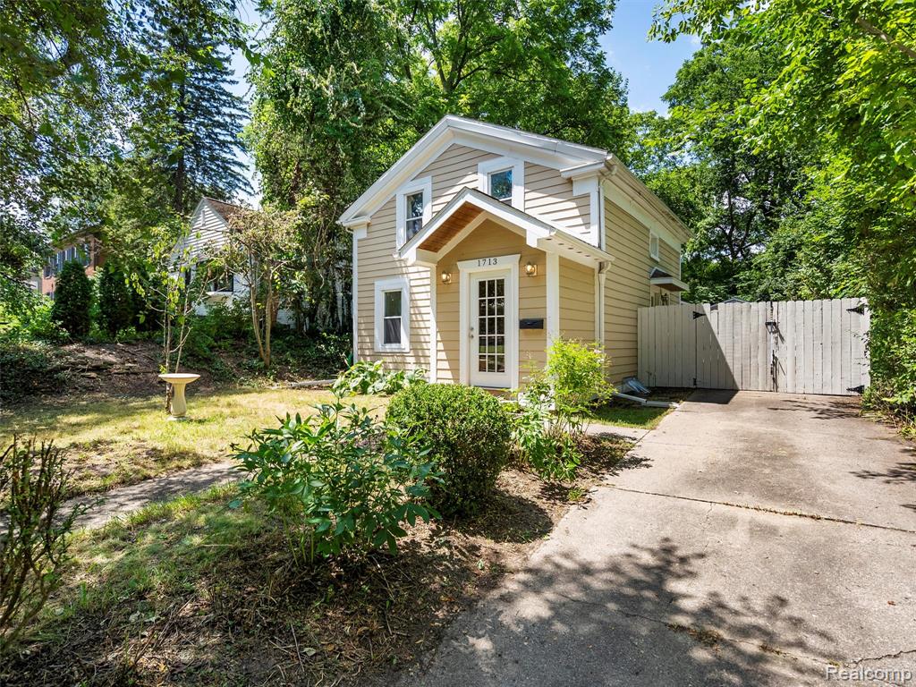 1713 Pontiac Trail, Ann Arbor, MI 48105 — Photo 4