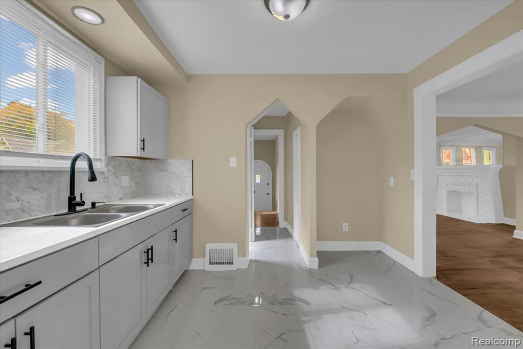 16862 Sorrento Street, Detroit, MI 48235 — Photo 11