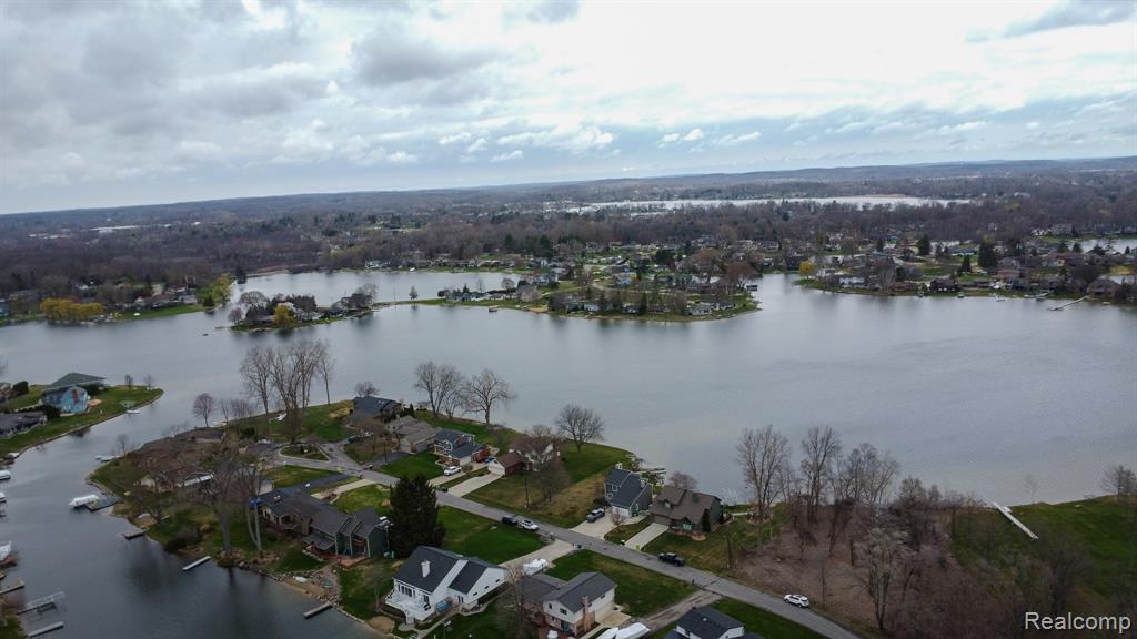 762 Golden Shores, White Lake, MI — Photo 3