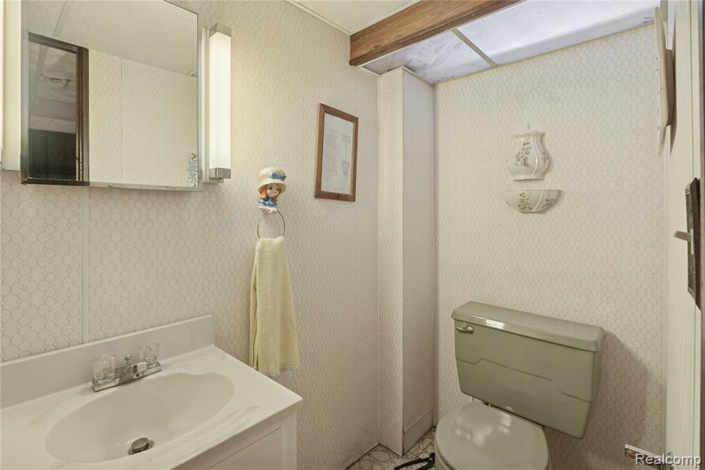 536 Rewold Drive, Rochester, MI 48307 — Photo 22