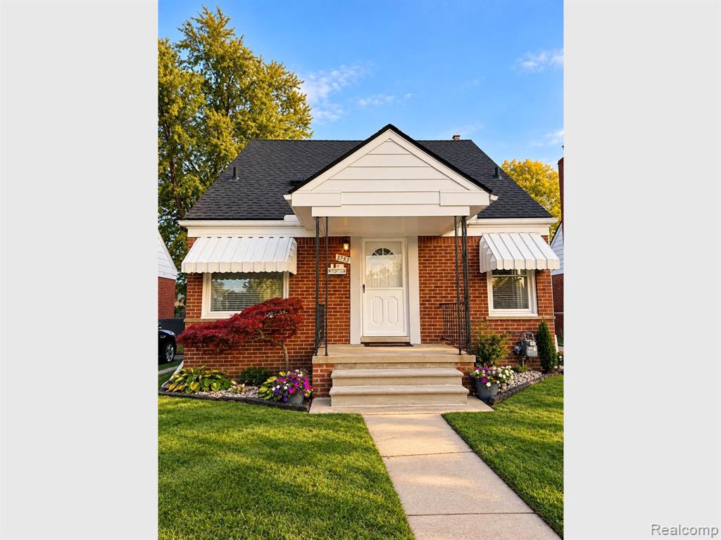 3753 Mayfair Street, Dearborn, MI 48124
