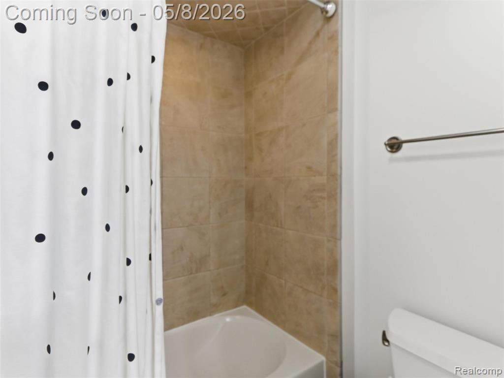 3881 Trout Creek Lane, Oakland, MI — Photo 32