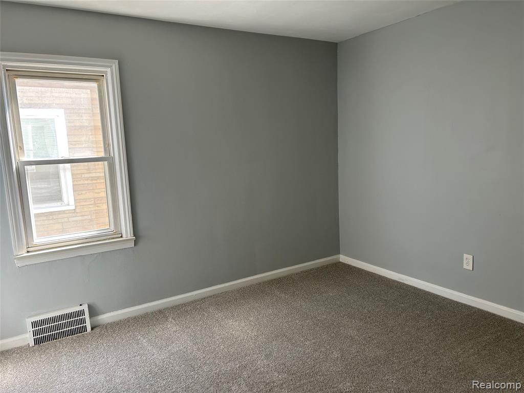 7546 Sterling, Center Line, MI 48015 — Photo 13