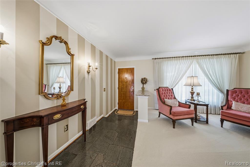 713 Moorland Drive, Grosse Pointe Woods, MI 48236 — Photo 3