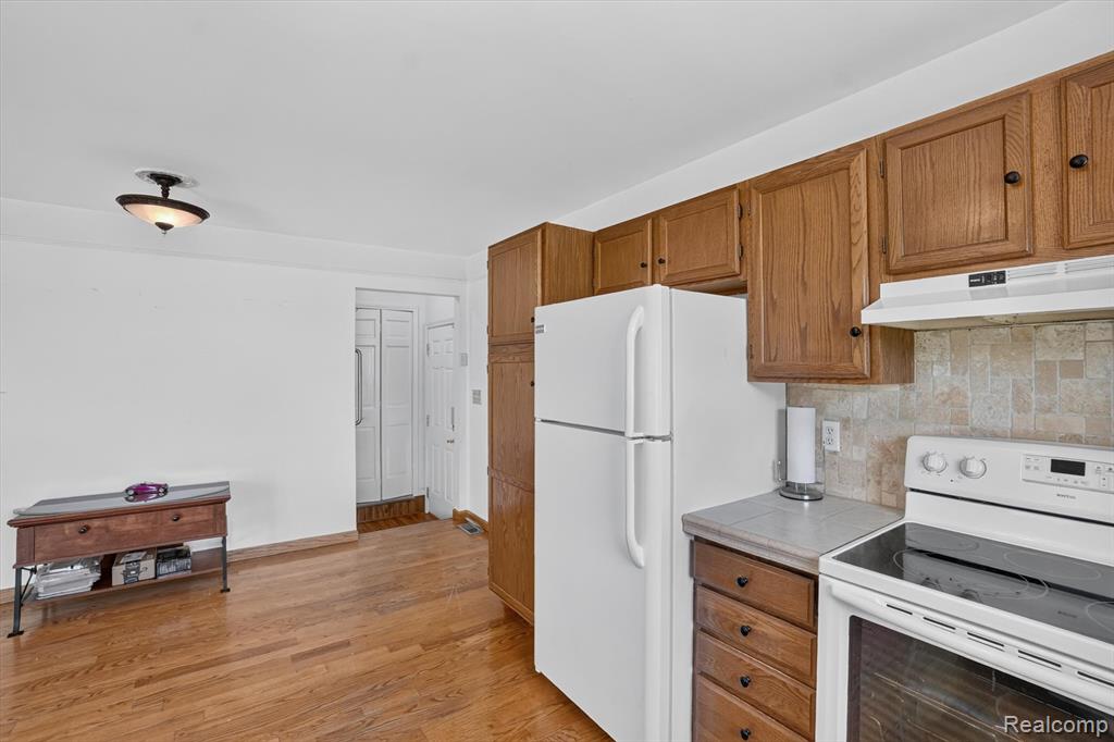 6888 Slawski Drive, Fowlerville, MI 48836 — Photo 18