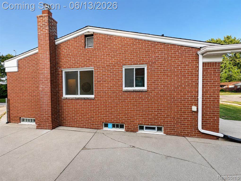 1561 Nottingham Drive, Madison Heights, MI 48071 — Photo 18