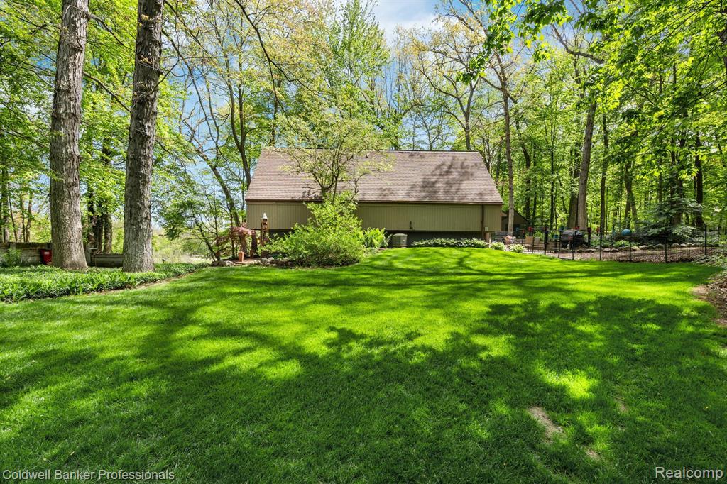 4943 CANYON OAKS Drive, Brighton, MI 48114 — Photo 56