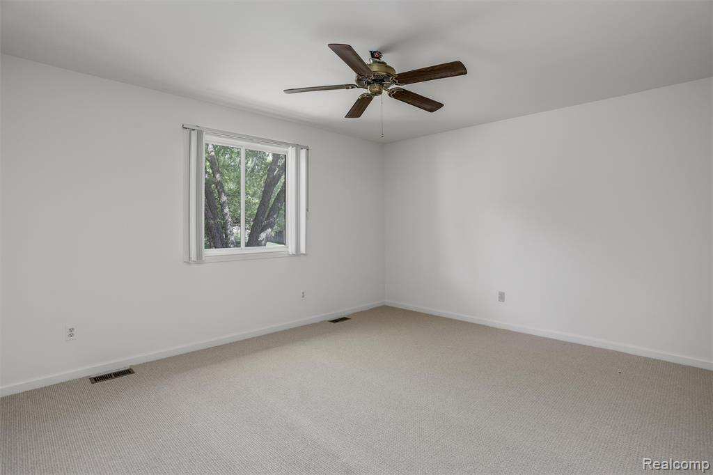 9735 Hawthorne Glen Drive, Grosse Ile, MI 48138 — Photo 15