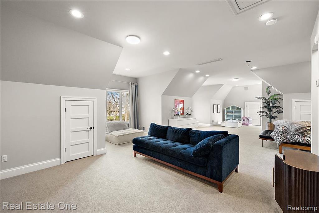 5174 BARRINGTON Drive, Rochester, MI 48306 — Photo 15