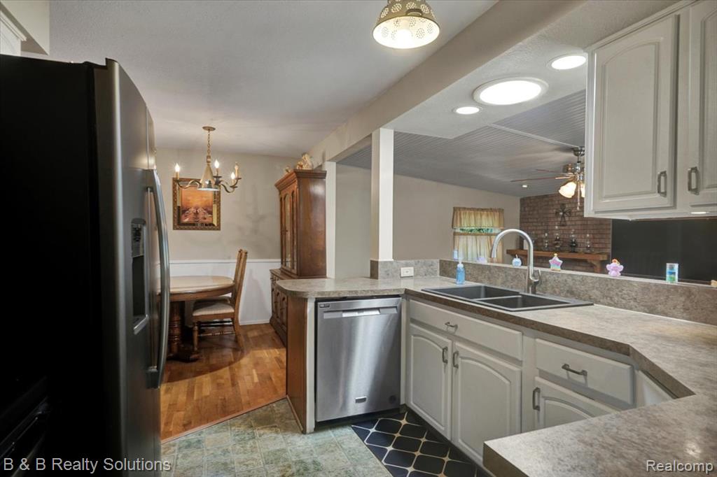6229 Cold Spring Trail, Grand Blanc, MI 48439 — Photo 13