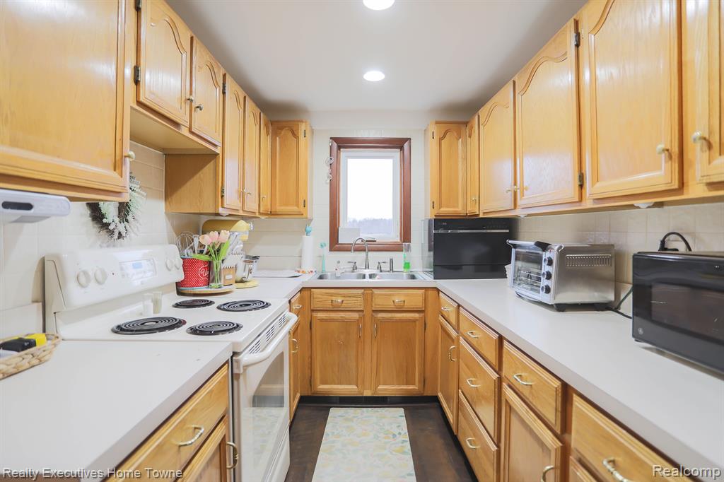 6123 FARGO Road, Greenwood, MI 48006 — Photo 23