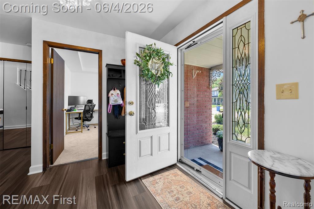 26376 Lawrence Drive, Dearborn Heights, MI 48127 — Photo 8
