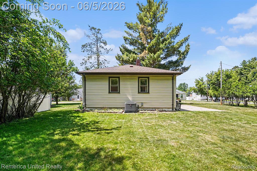 1024 Lee Street, Fenton, MI 48430 — Photo 22