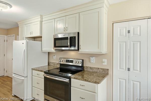 33954 Vista Way, Fraser, MI 48026 — Photo 10