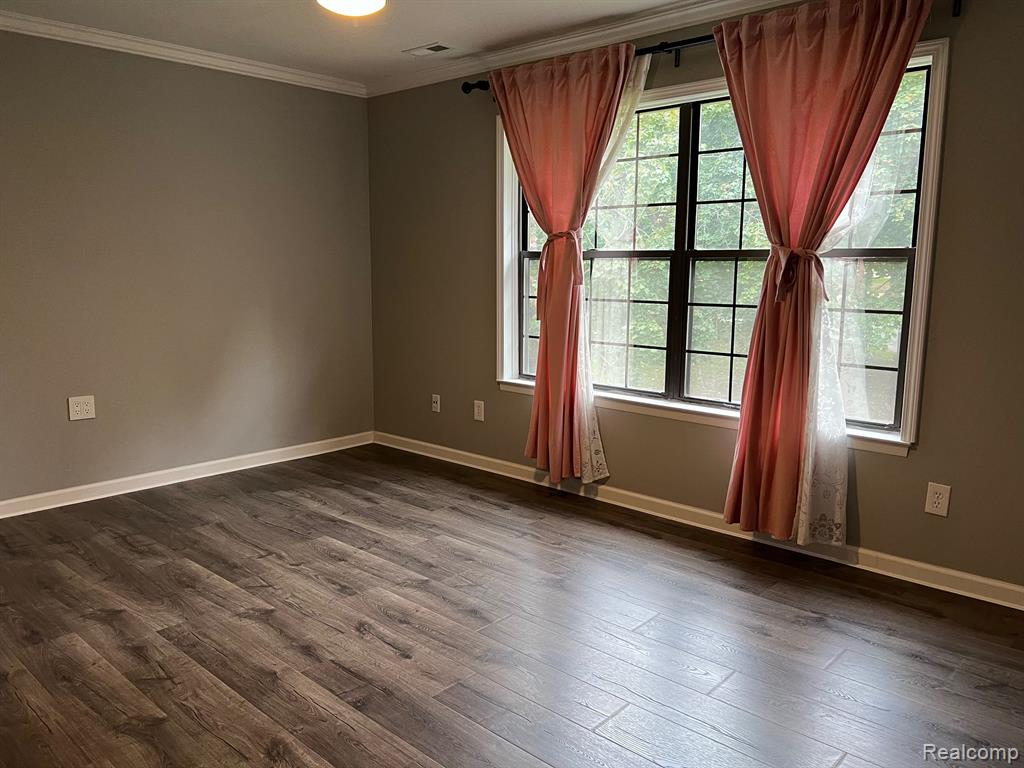 37033 RIDGEDALE Circle, Farmington Hills, MI 48331 — Photo 9