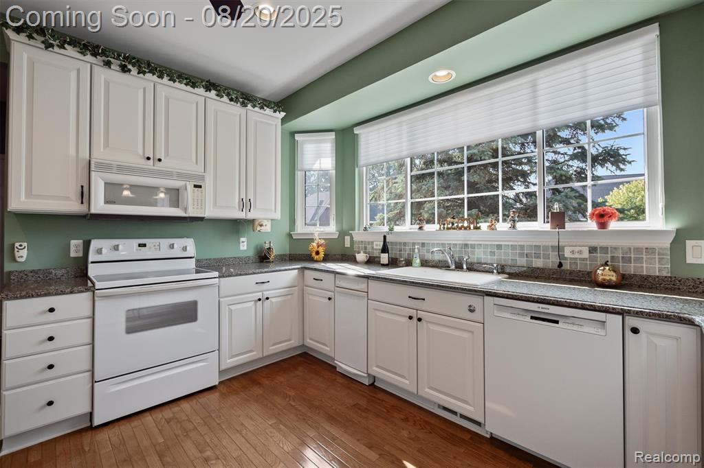 44205 Nova Drive, Sterling Heights, MI 48314 — Photo 9