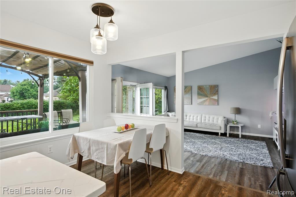 7335 Willow Oak Drive, West Bloomfield, MI 48324 — Photo 16