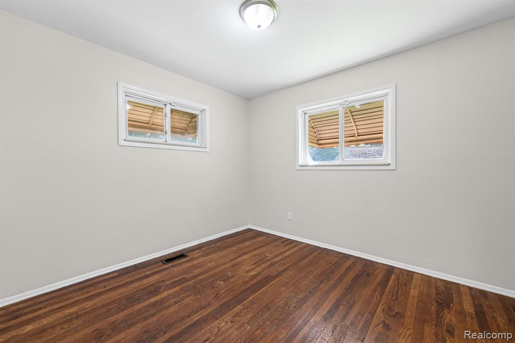1601 S Bassett Street, Detroit, MI 48217 — Photo 13