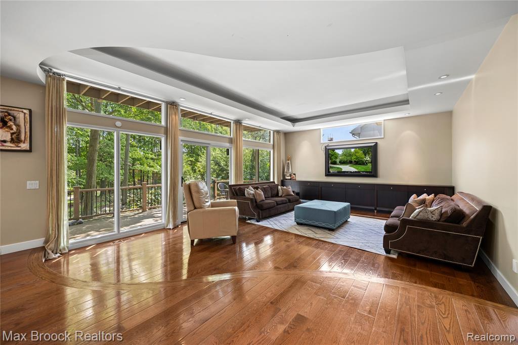 6067 Charles Drive, West Bloomfield, MI — Photo 10