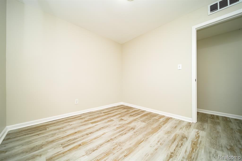 23817 Bredow Avenue, Trenton, MI 48174 — Photo 31