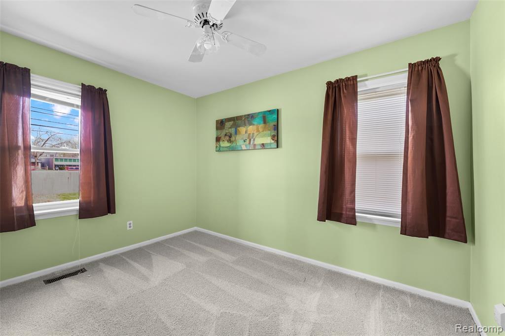 13750 Kingston Street, Oak Park, MI 48237 — Photo 18