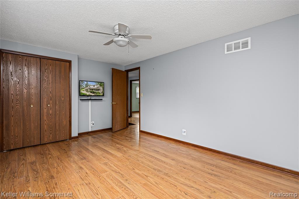 33614 Lakeview Street, New Baltimore, MI 48047 — Photo 45