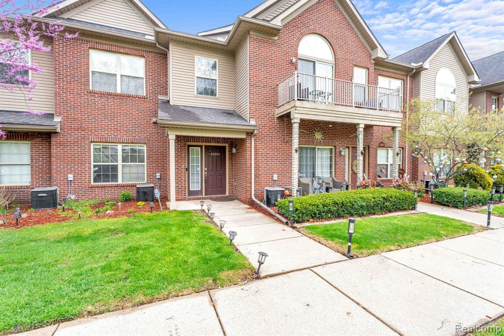 48888 Amanda Lane, Shelby Twp, MI 48317 — Photo 2