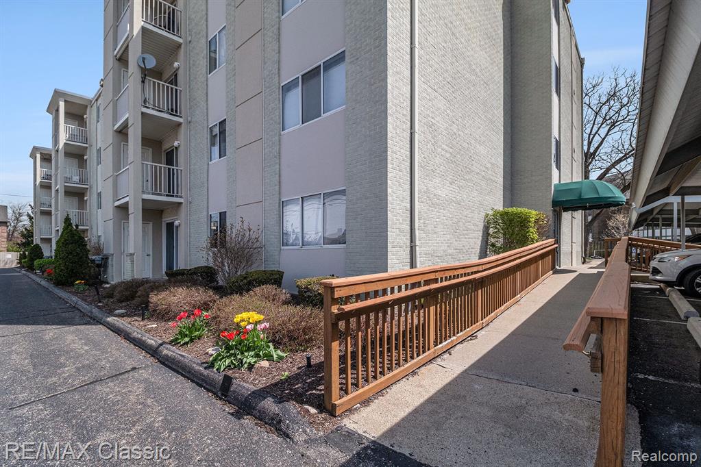 770 DEER Street, 206, Plymouth, MI 48170 — Photo 2