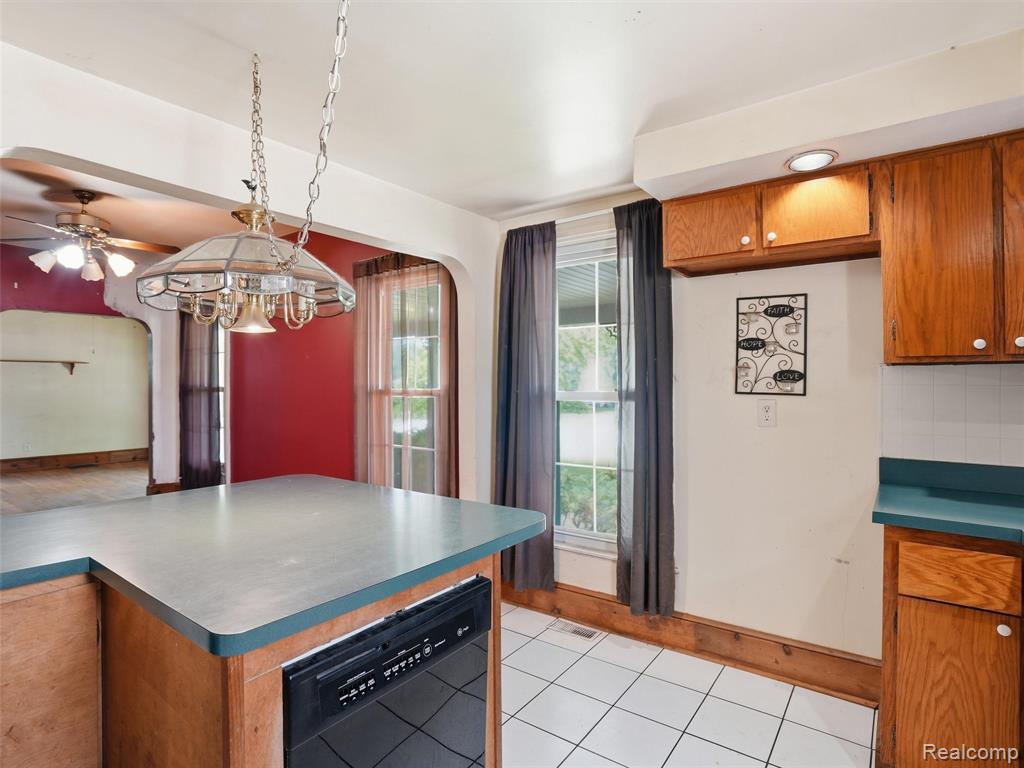 69 E Burdick Street, Oxford, MI 48371 — Photo 11