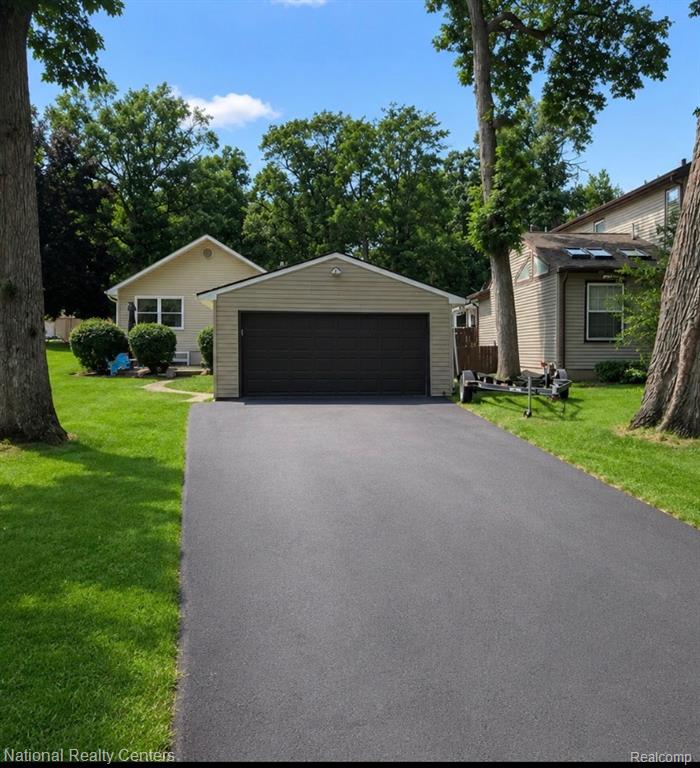1919 Portpool Court, West Bloomfield, MI 48324