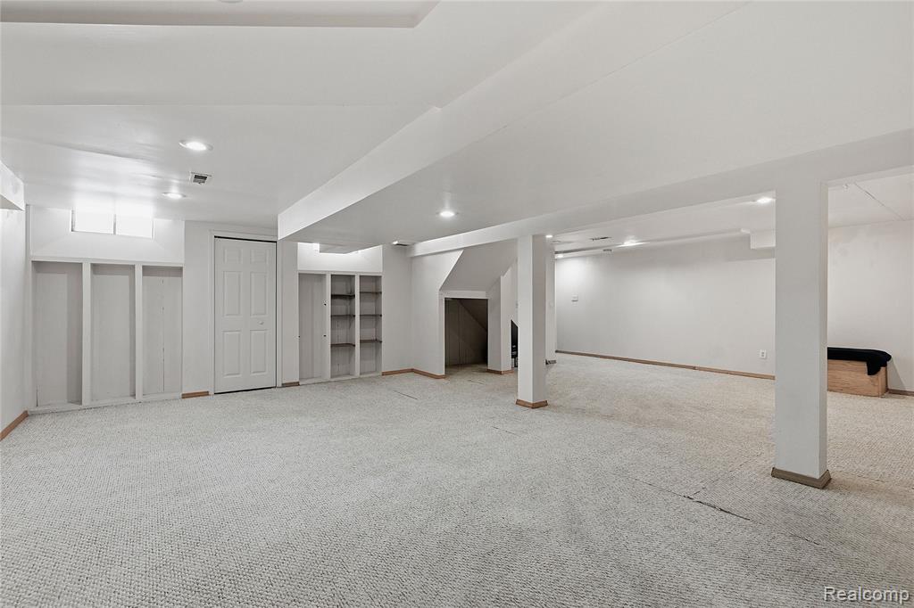 45677 Radnor Road, Canton, MI 48187 — Photo 35