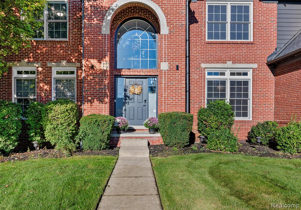 4476 Woodcliff Court, Rochester, MI 48306 — Photo 3