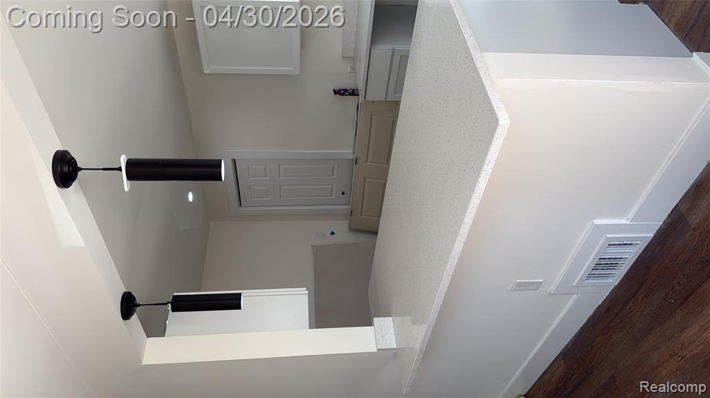 6366 Dellwood Drive, Waterford, MI 48329 — Photo 31