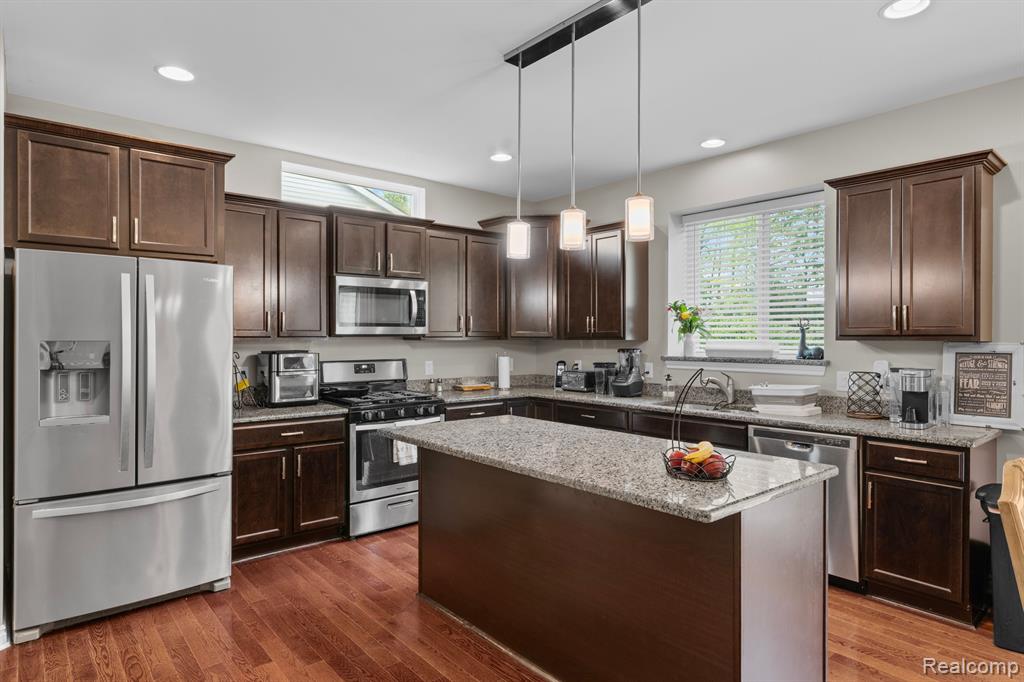 8032 IVY GLEN Park, White Lake, MI — Photo 10