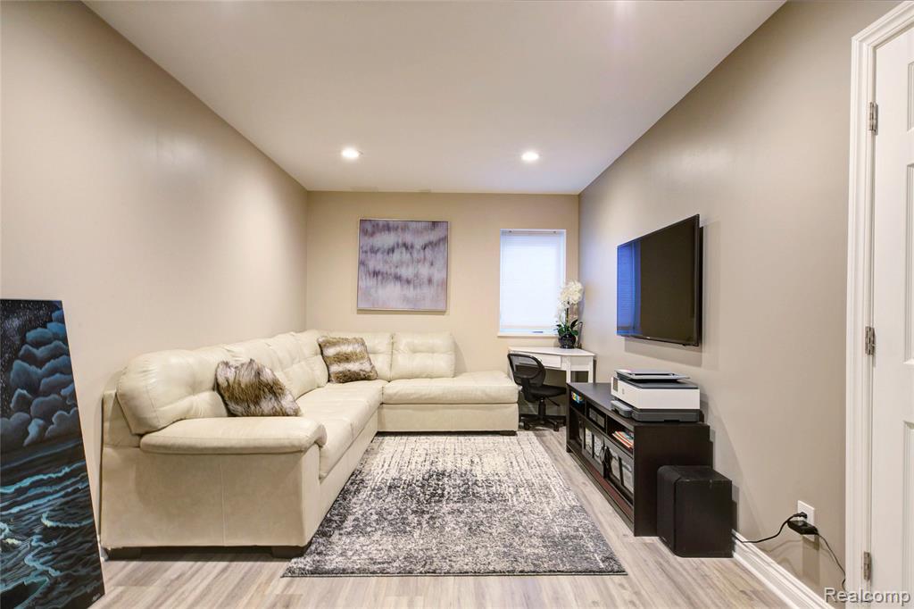 50411 Lansdowne Road, Canton, MI 48188 — Photo 53