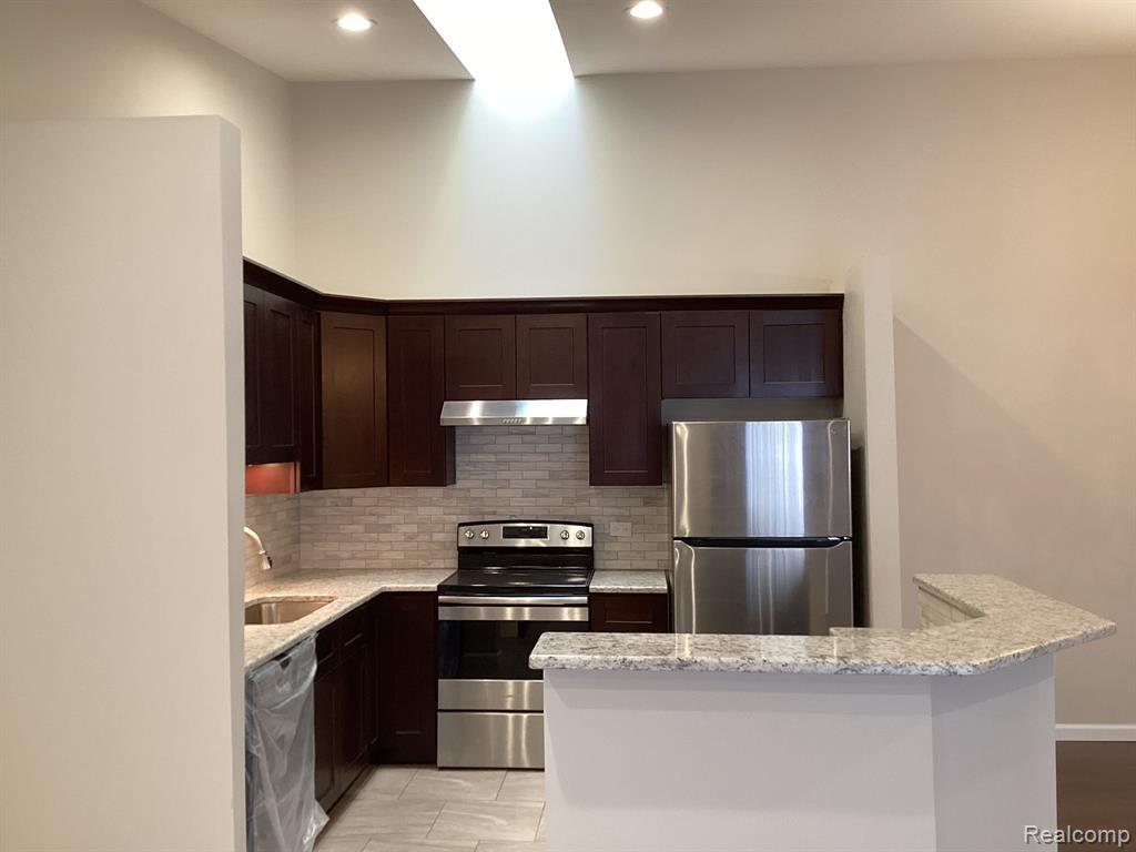 31180 COUNTRY Way, 20, Farmington Hills, MI 48331 — Photo 16