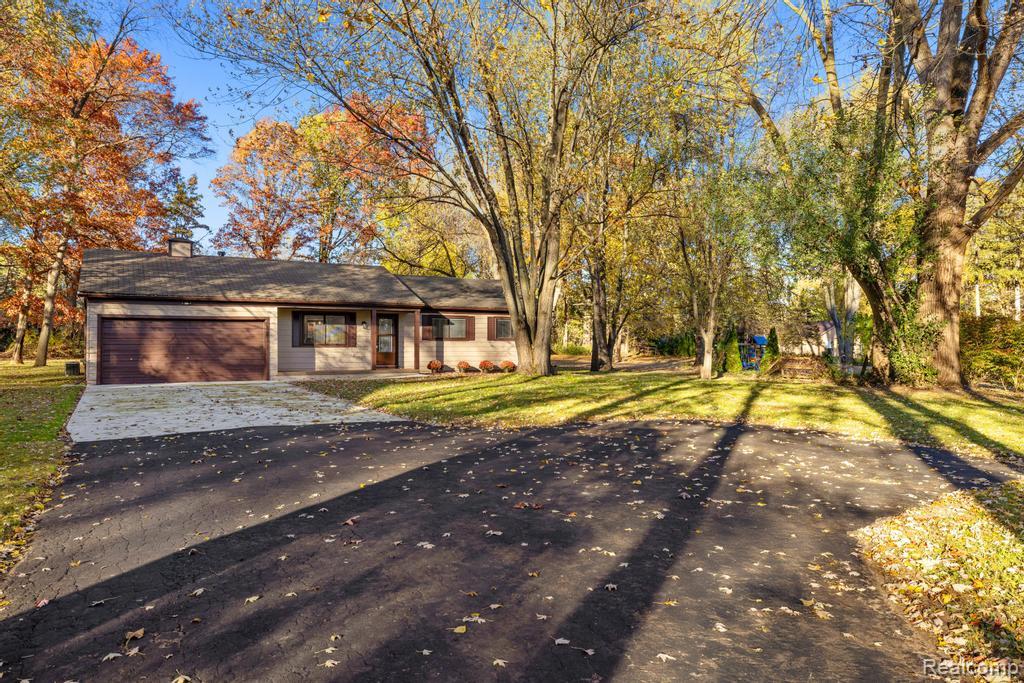 8695 Pacton Drive, Shelby Twp, MI 48317 — Photo 38