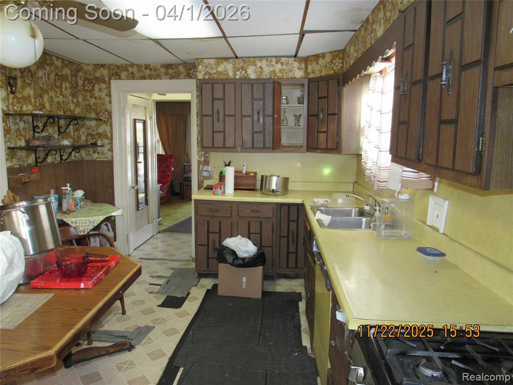 4803 McClellan Street, Detroit, MI 48214 — Photo 6