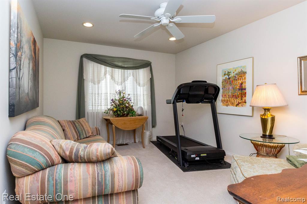 490 FRANKLIN LAKE Circle, Oxford, MI 48371 — Photo 42