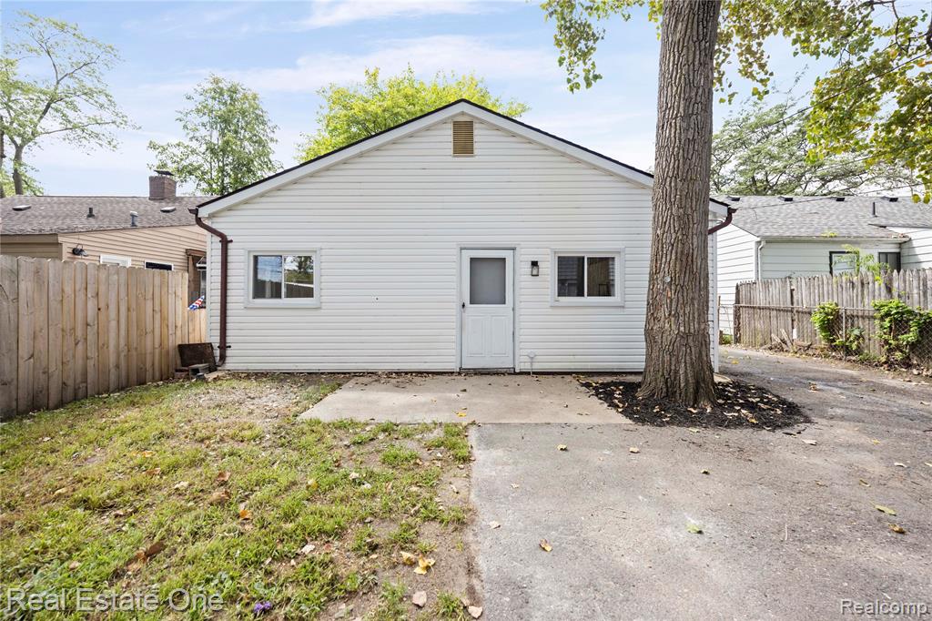 4521 COLUMBUS Street, Wayne, MI 48184 — Photo 29