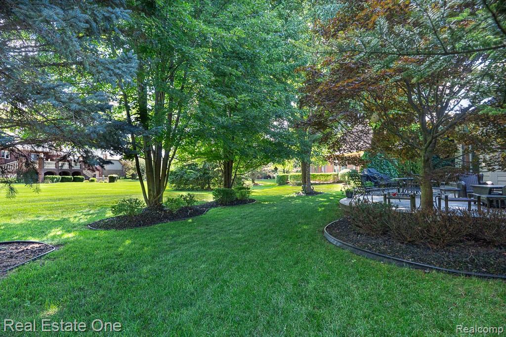 6615 Chatham Circle, Rochester Hills, MI 48306 — Photo 55