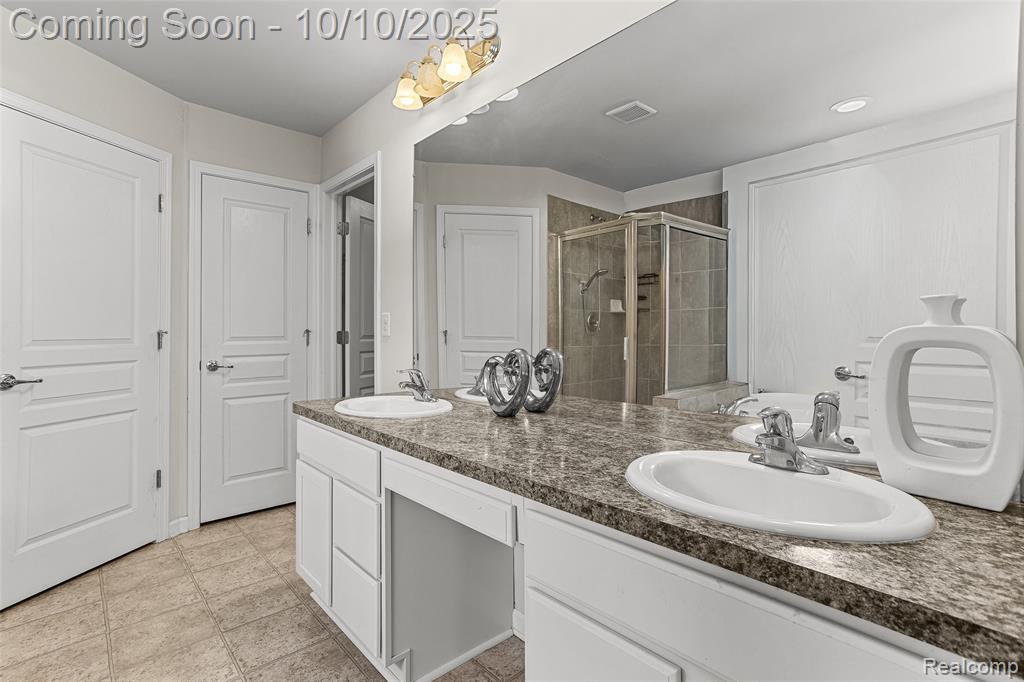 57797 Village Drive, New Hudson, MI 48165 — Photo 27