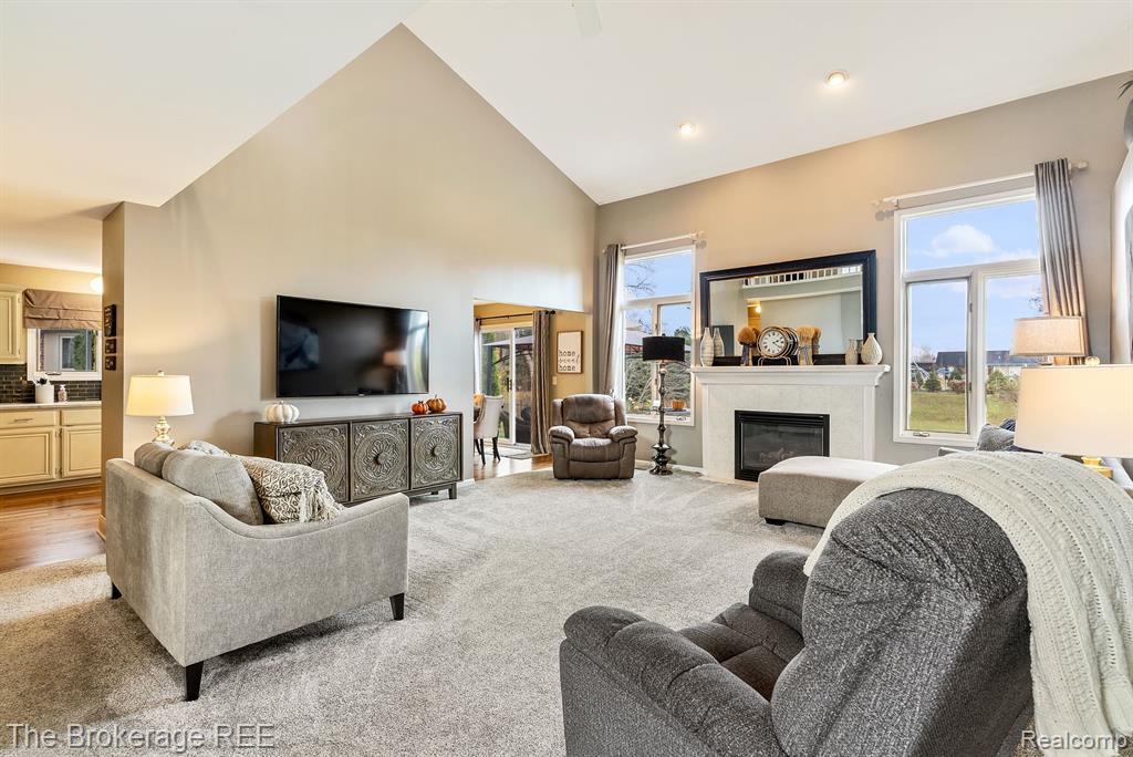 49730 WILLOWOOD Drive, Macomb, MI 48044 — Photo 7
