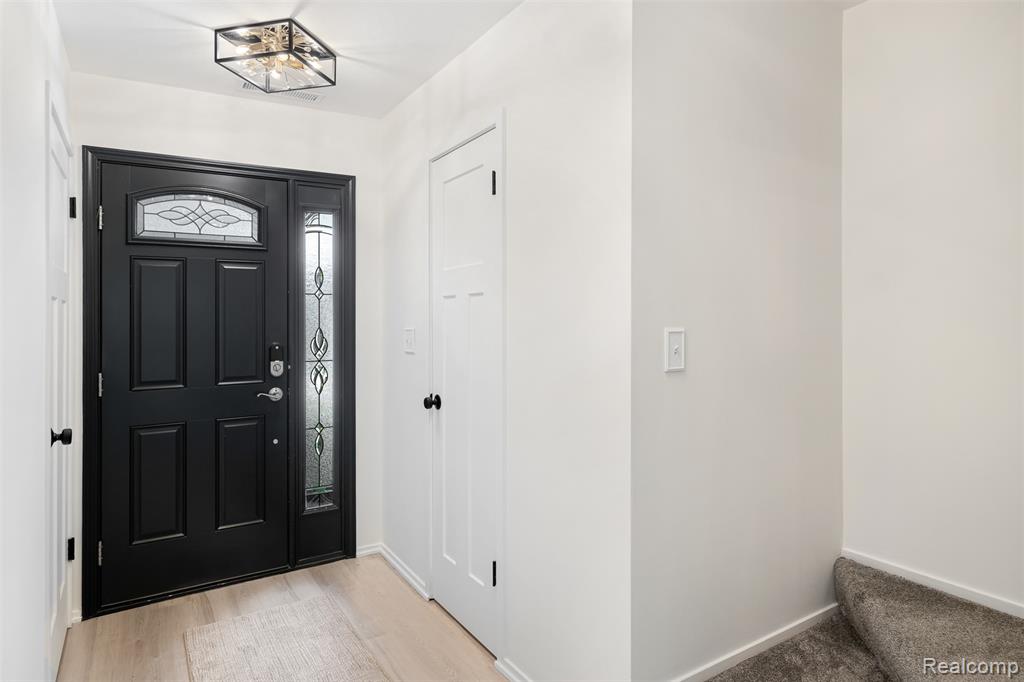 686 Peninsula Court, Ann Arbor, MI 48105 — Photo 5