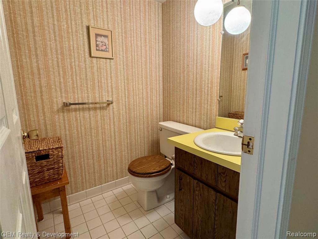 42246 Toddmark Lane, Clinton Twp, MI 48038 — Photo 14