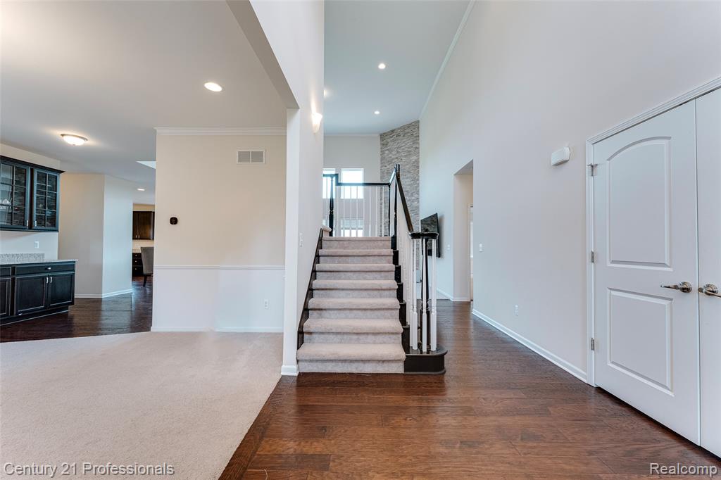 6776 Portsman Court, Canton, MI 48187 — Photo 35