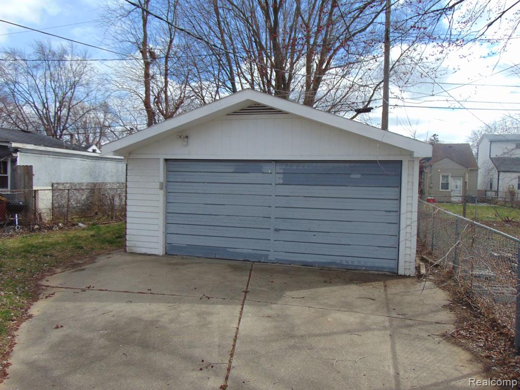 8454 SHERMAN Avenue, Warren, MI 48089 — Photo 15